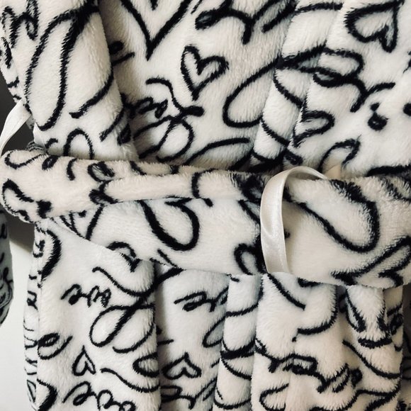 VICTORIA SECRET "Love & Hearts" Women's Short Bathrobe EUC Size M/L/G - Picture 9 of 10